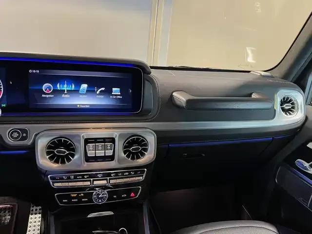 Mercedes-Benz G 400