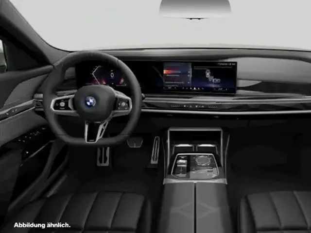BMW i7