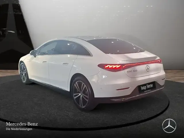 Mercedes-Benz EQE 300