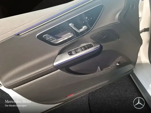 Mercedes-Benz EQE 300