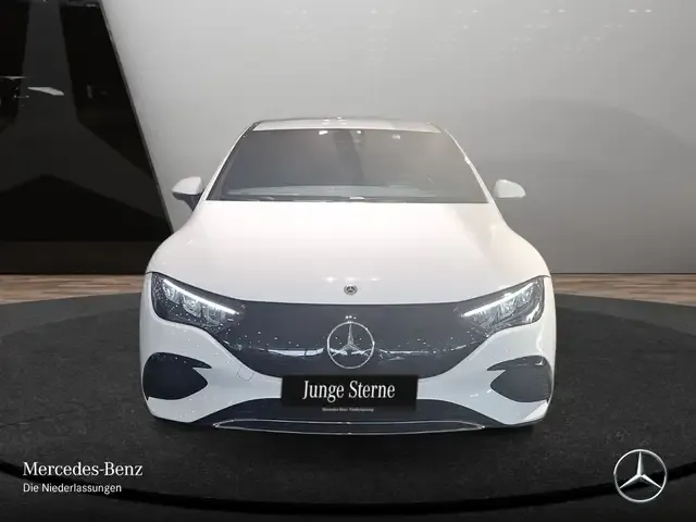 Mercedes-Benz EQE 300