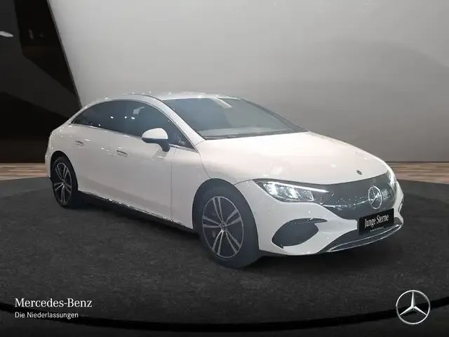 Mercedes-Benz EQE 300