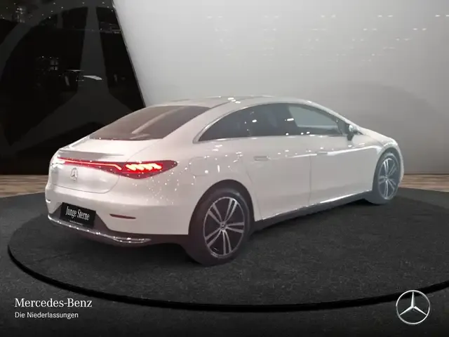 Mercedes-Benz EQE 300