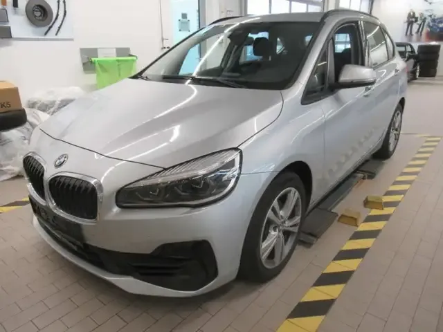 BMW 218
