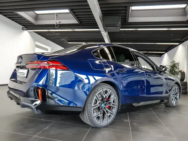BMW 550