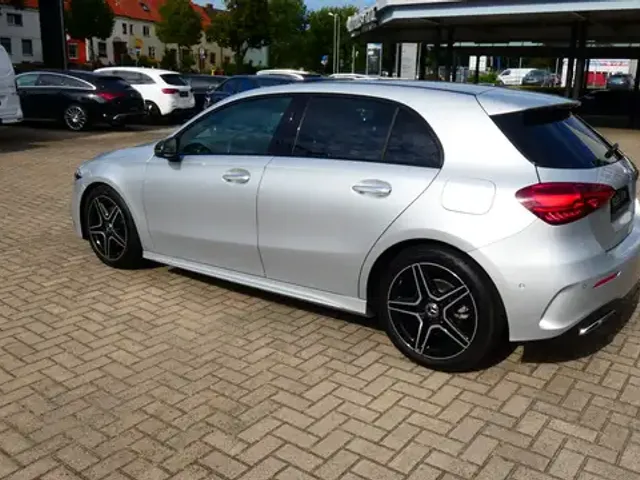 Mercedes-Benz A 180