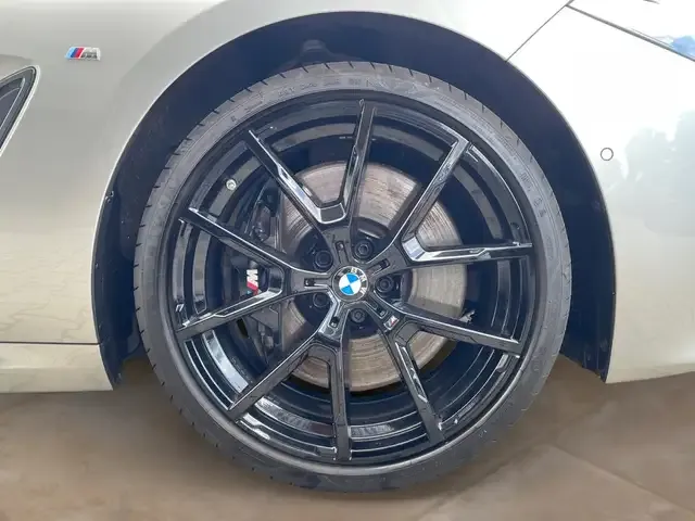 BMW 840