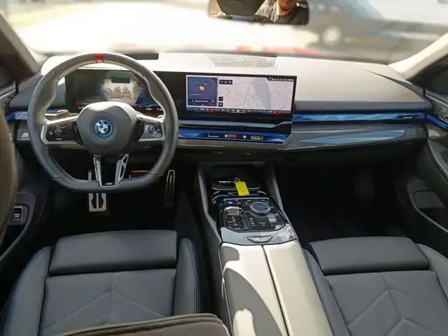 BMW i5