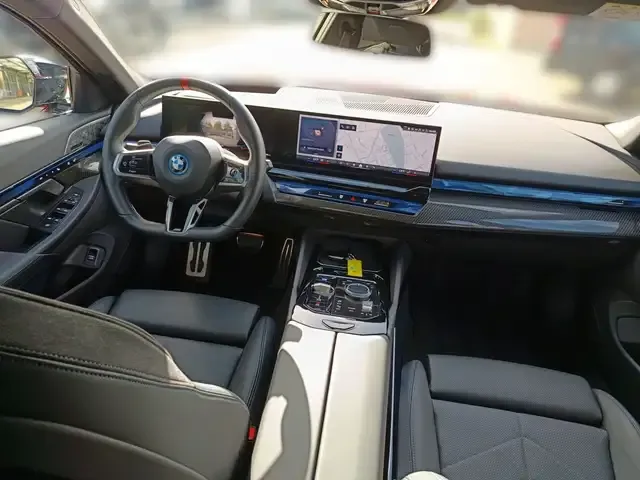 BMW i5