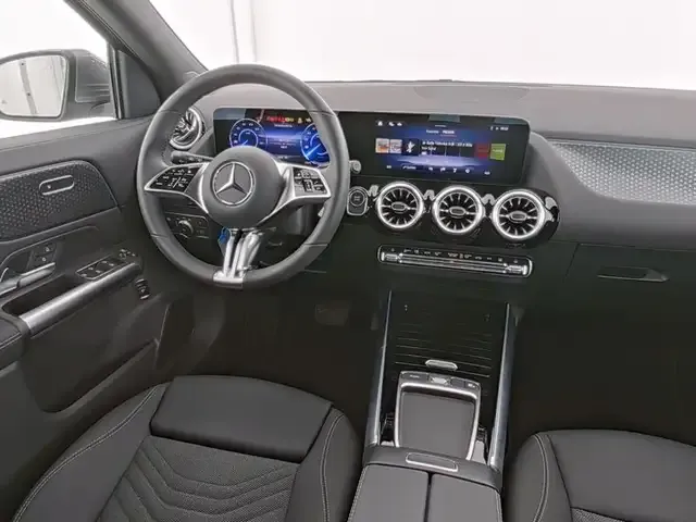 Mercedes-Benz EQA 300