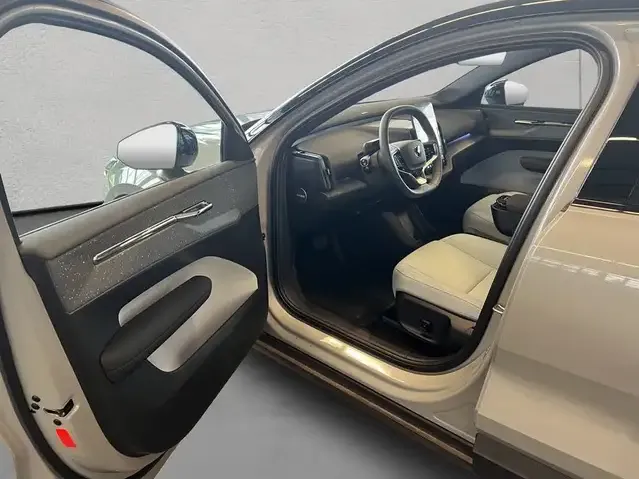 Volvo EX30