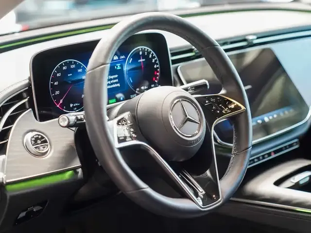 Mercedes-Benz E 300