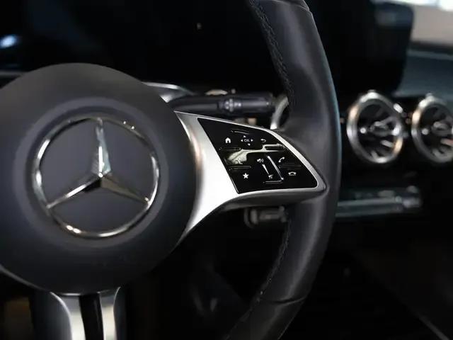 Mercedes-Benz EQB 300