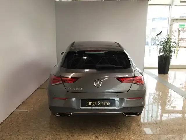 Mercedes-Benz CLA 180