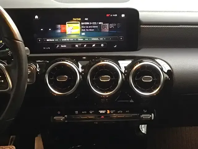 Mercedes-Benz CLA 180