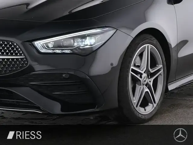 Mercedes-Benz CLA 220