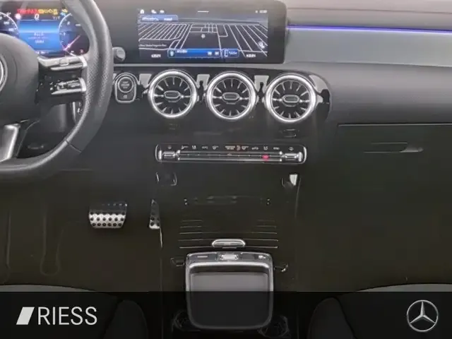 Mercedes-Benz CLA 220