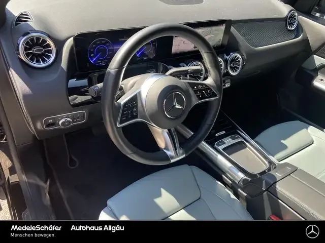 Mercedes-Benz EQA 300