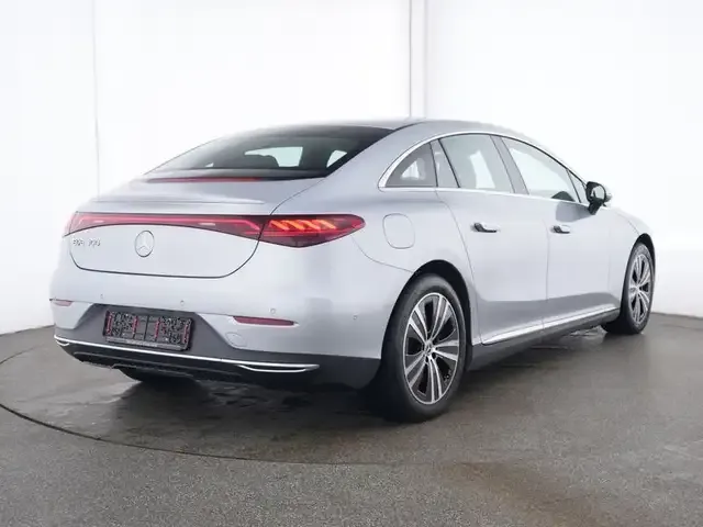 Mercedes-Benz EQE 300