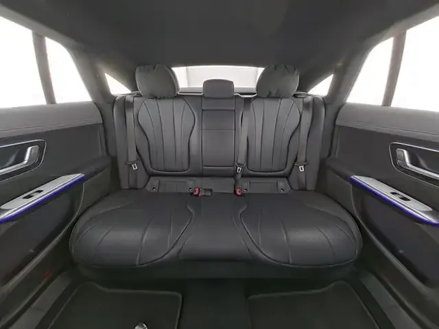 Mercedes-Benz EQE 300