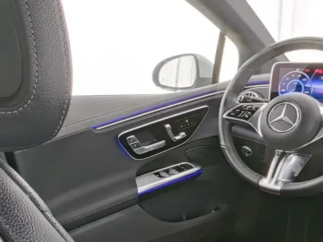 Mercedes-Benz EQE 300