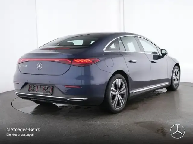 Mercedes-Benz EQE 300