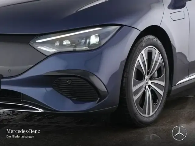 Mercedes-Benz EQE 300