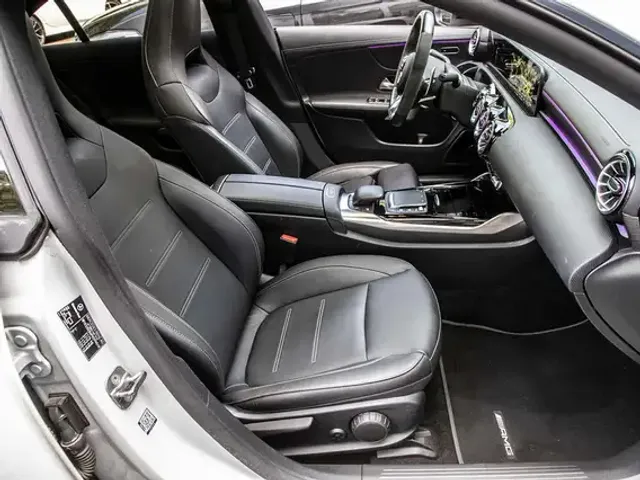 Mercedes-Benz CLA 180