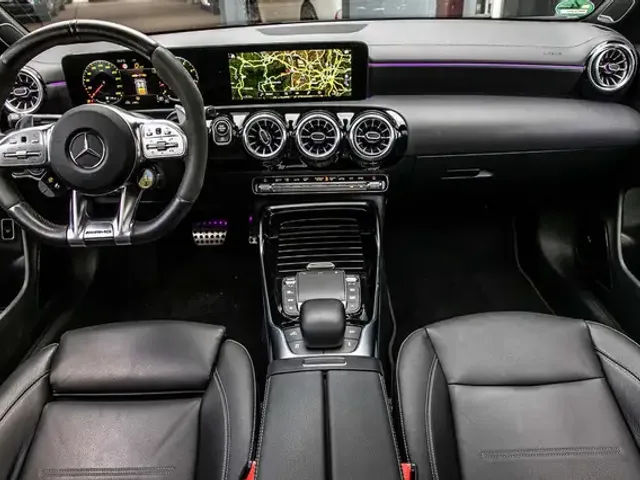 Mercedes-Benz CLA 180