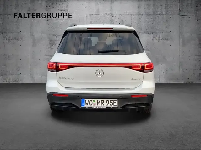 Mercedes-Benz EQB 300