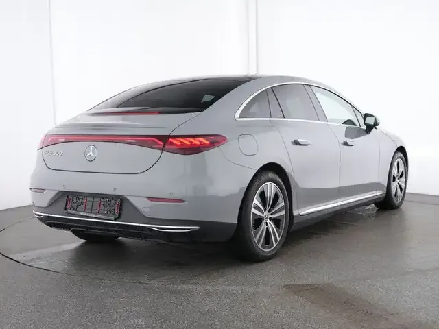 Mercedes-Benz EQE 300