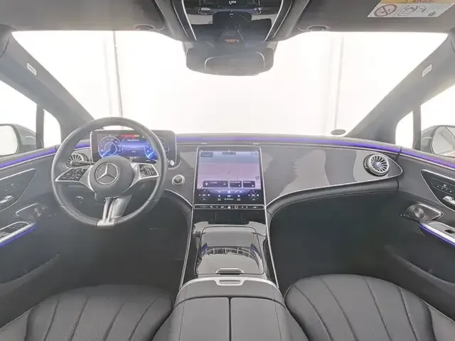 Mercedes-Benz EQE 300