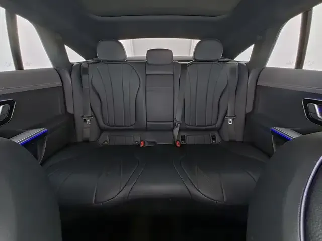 Mercedes-Benz EQE 300