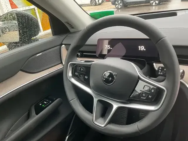 Volvo EX90