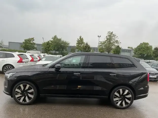 Volvo EX90