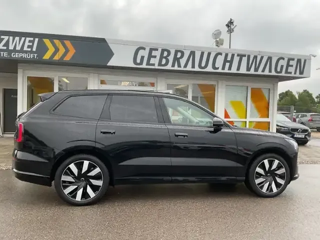Volvo EX90