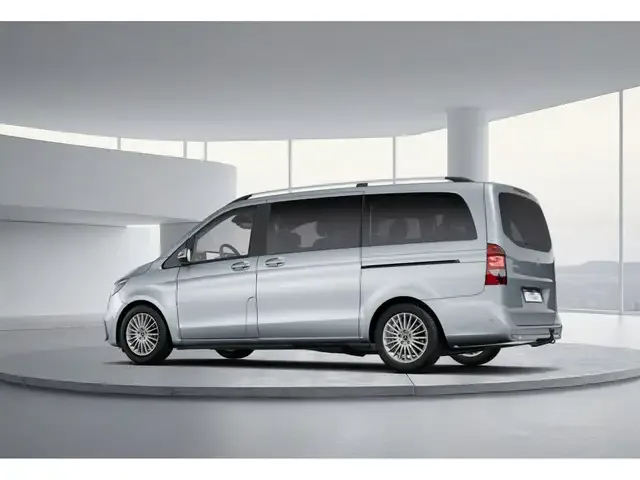 Mercedes-Benz V 220