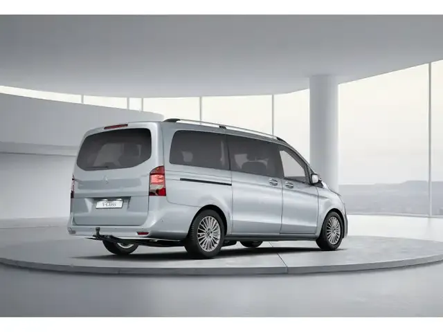 Mercedes-Benz V 220