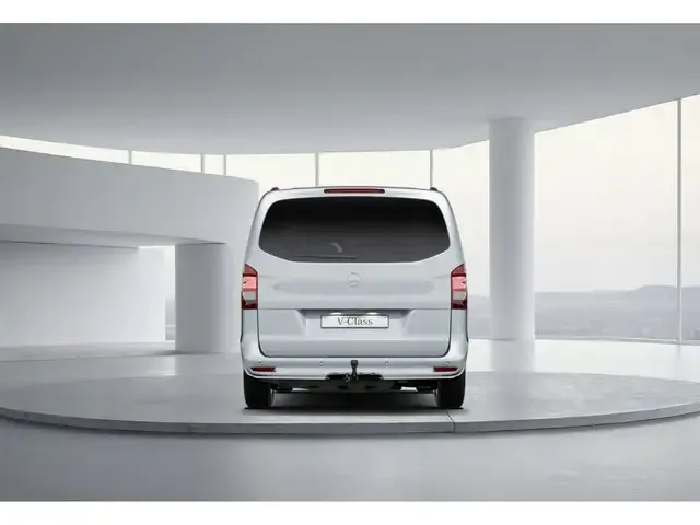 Mercedes-Benz V 220