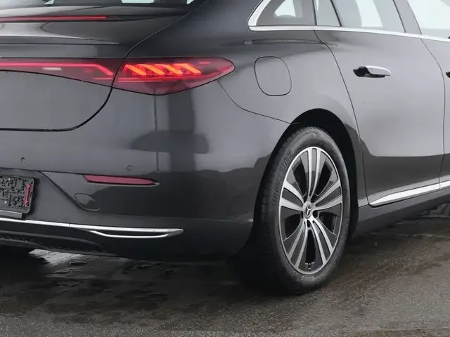 Mercedes-Benz EQE 300
