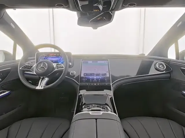 Mercedes-Benz EQE 300