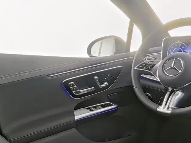 Mercedes-Benz EQE 300