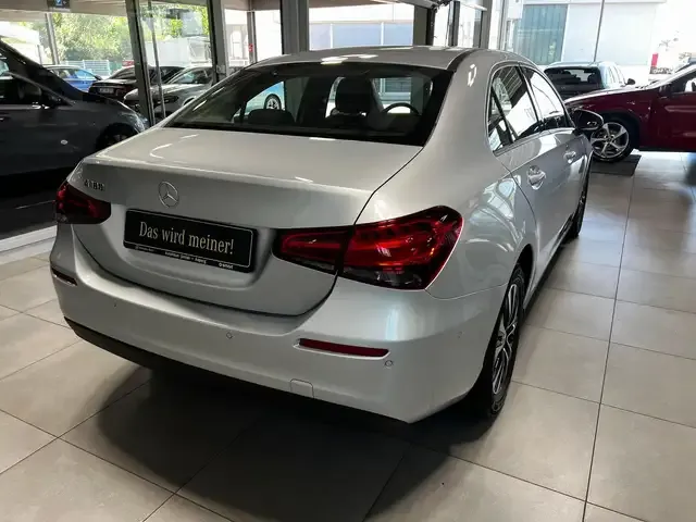 Mercedes-Benz A 180