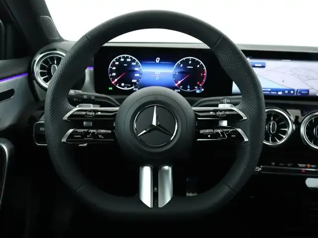 Mercedes-Benz A 220
