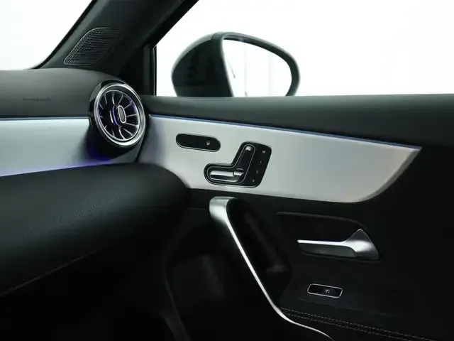 Mercedes-Benz A 220