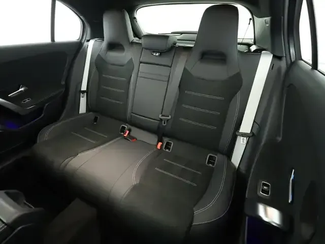 Mercedes-Benz A 220