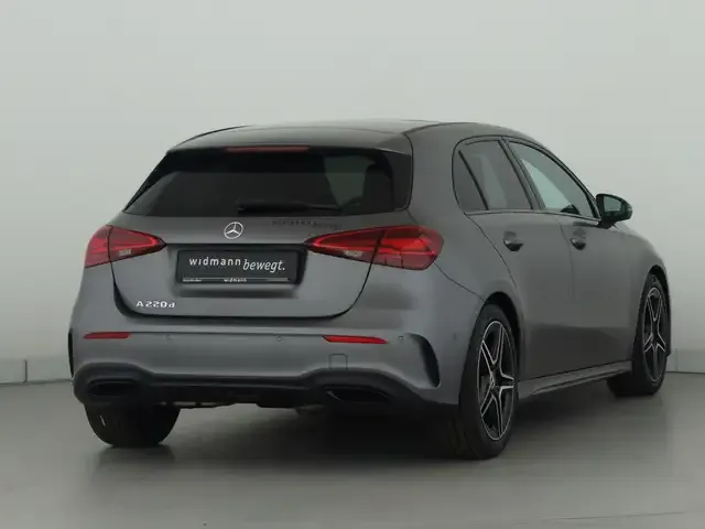 Mercedes-Benz A 220