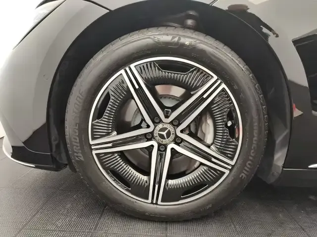 Mercedes-Benz EQE 300