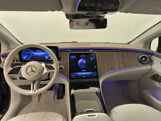 Mercedes-Benz EQE 300