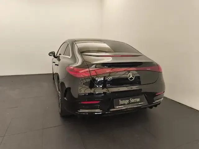 Mercedes-Benz EQE 300